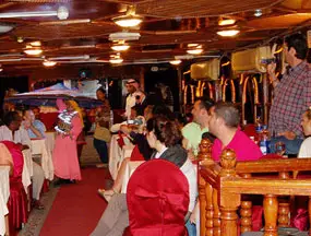 Marina Dhow Cruise Shows